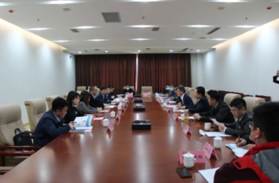 濟(jì)南市行政審批服務(wù)局(濟(jì)南市政務(wù)服務(wù)管理辦公室) 工作動(dòng)態(tài) 濟(jì)南市行政審批服務(wù)局到天橋區(qū)開(kāi)展集中服務(wù)企業(yè)&ldquo;五個(gè)一&rdquo;活動(dòng)