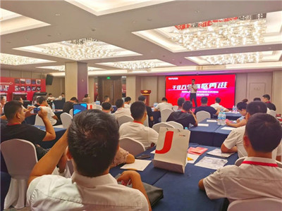 佳歌集成灶八月峰會首站告捷，濟南財富峰會滿帆啟航，引領(lǐng)建材家居新潮流